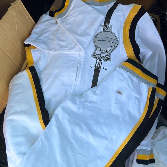 Ladies Matching Set - Picture 2 of 4